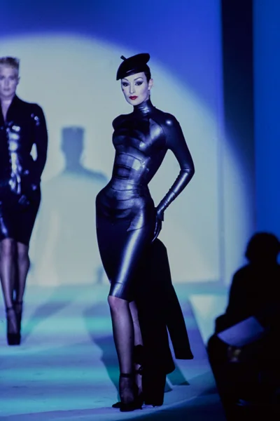 Look 12